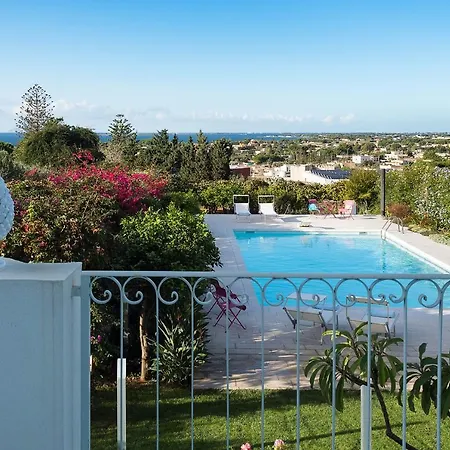 Sleeps 7 Pool Air Con Wifi *