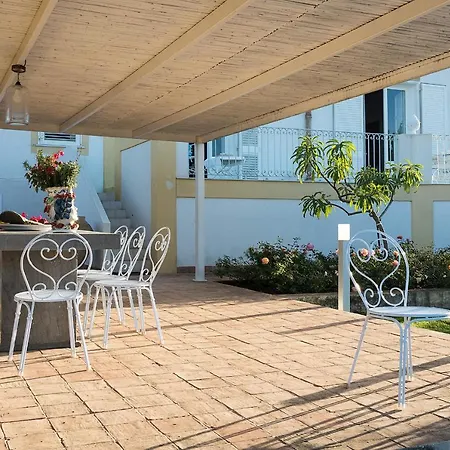 Sleeps 7 Pool Air Con Wifi * L'Addolorata