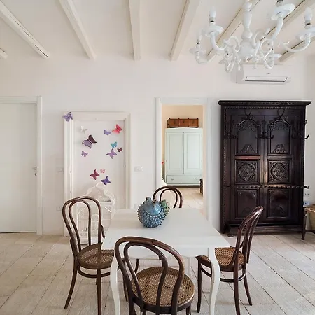 Sleeps 7 Pool Air Con Wifi * L'Addolorata